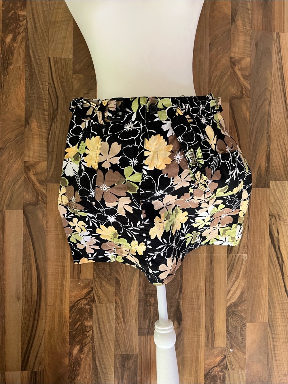 Vintage Tropical Y2K Hawaiian Floral Print Skirt Black, Brown, Tan & Cream, 12